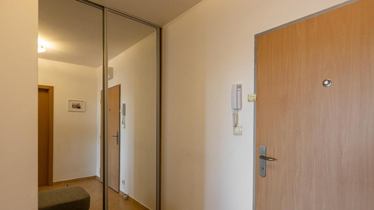 2 Room Apartment With Terrace, New Building, Jegeho براتسيلافا المظهر الخارجي الصورة