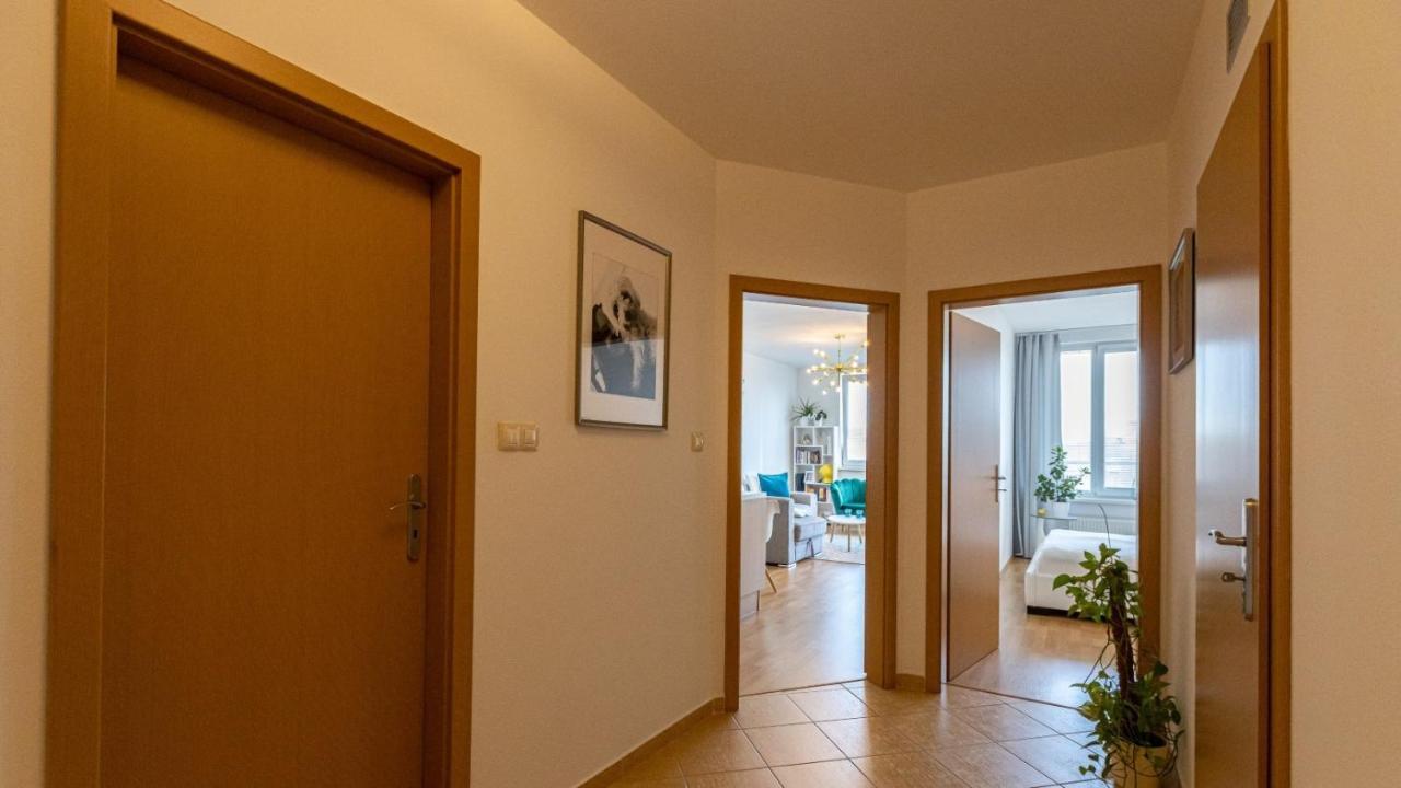 2 Room Apartment With Terrace, New Building, Jegeho براتسيلافا المظهر الخارجي الصورة