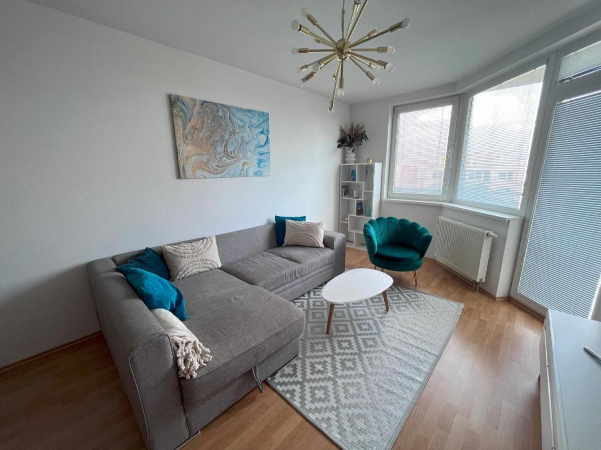 2 Room Apartment With Terrace, New Building, Jegeho براتسيلافا المظهر الخارجي الصورة