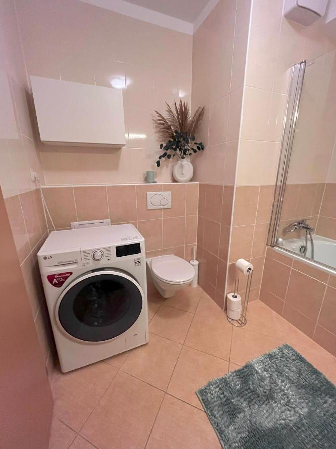 2 Room Apartment With Terrace, New Building, Jegeho براتسيلافا المظهر الخارجي الصورة