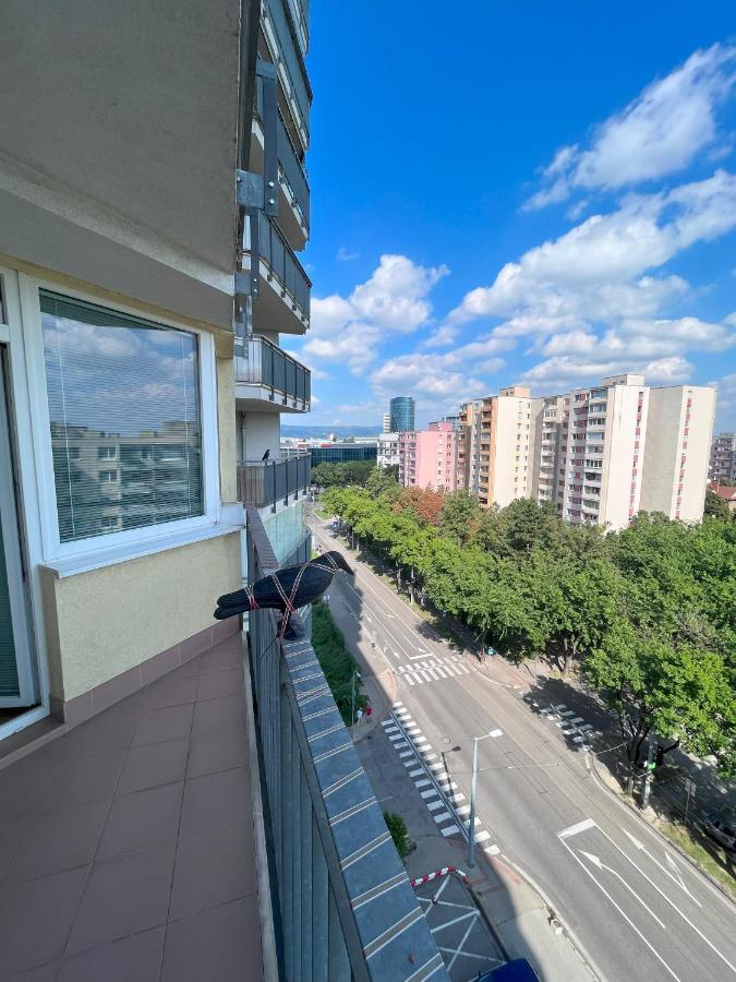 2 Room Apartment With Terrace, New Building, Jegeho براتسيلافا المظهر الخارجي الصورة