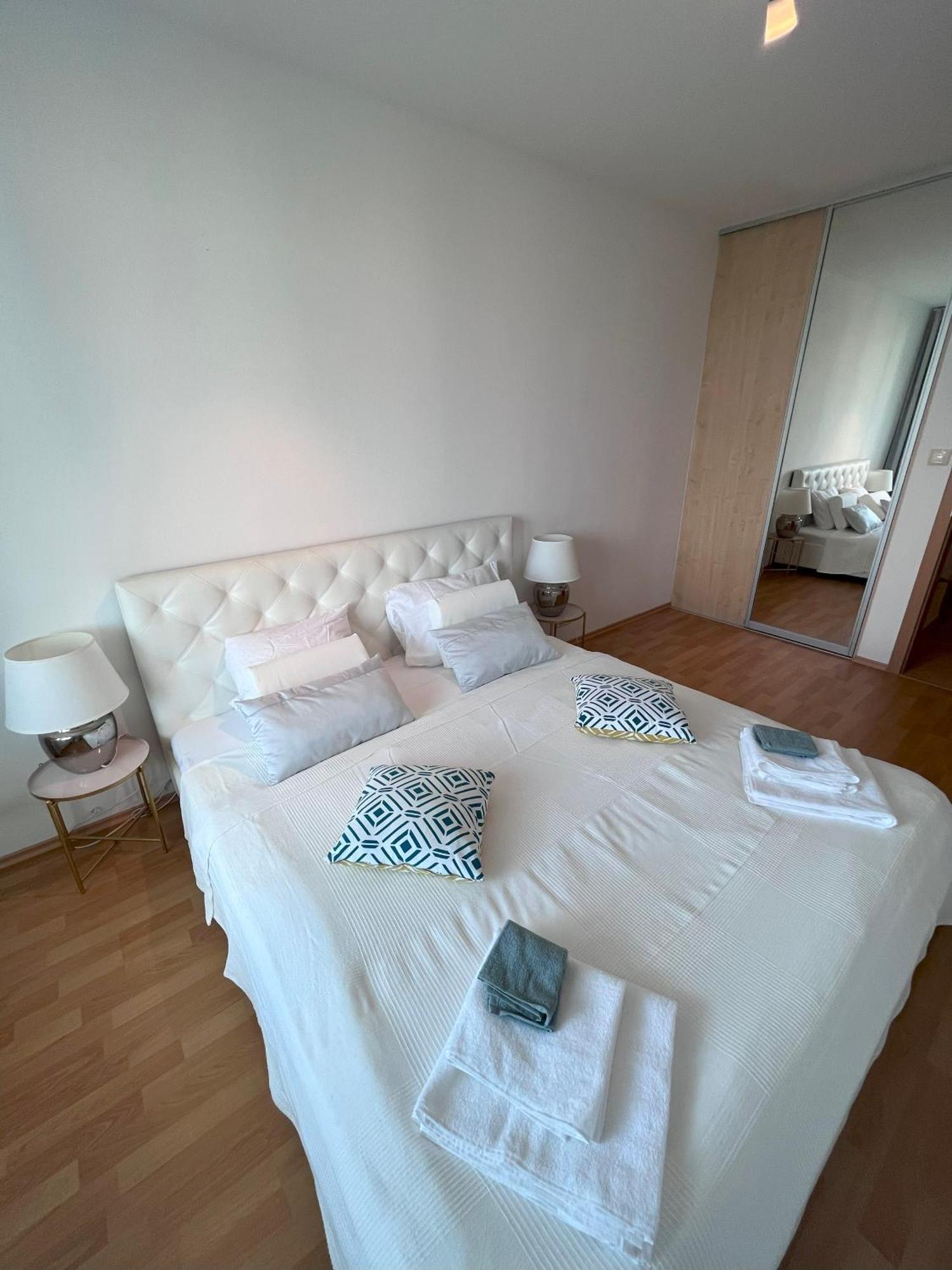 2 Room Apartment With Terrace, New Building, Jegeho براتسيلافا المظهر الخارجي الصورة